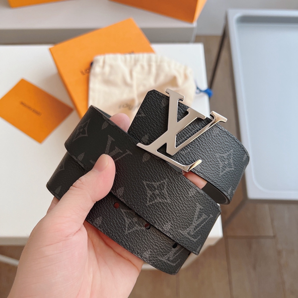 ルイヴィトンベルト背面デザイン